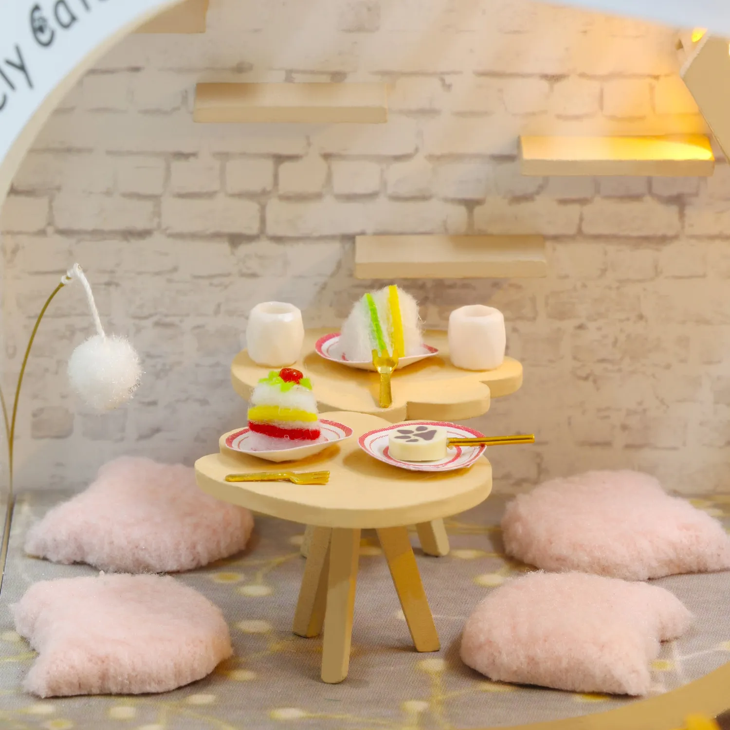 Craftsy Katte Café miniature diorama DIY byggesæt med LED-lys