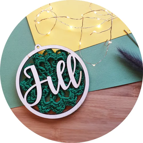 MooiHout DIY julekugle hæklesæt med navn mandala
